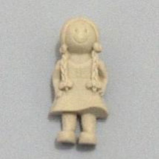 MENINA DE TRANÇAS
