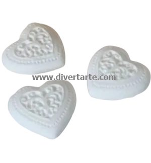 Corações pequenos em gesso aromatizado