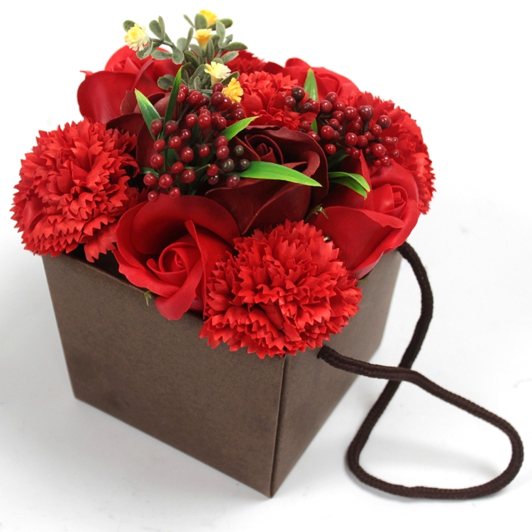Bouquet Flores Sabão - Rosas vermelhas e cravos - Image 2
