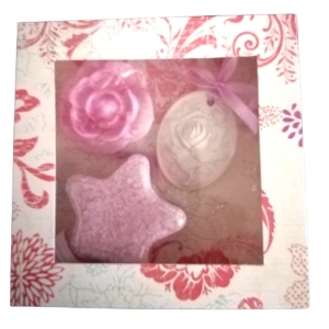 Caixa Dia da Mãe Flores Rosa e Sabonete Rosa Santa Rita